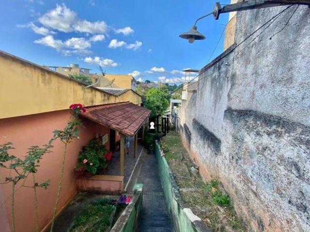 Casa com 3 dormitórios à venda, 103 m² por R$ 550.000 Bairu Juiz de Fora/MG