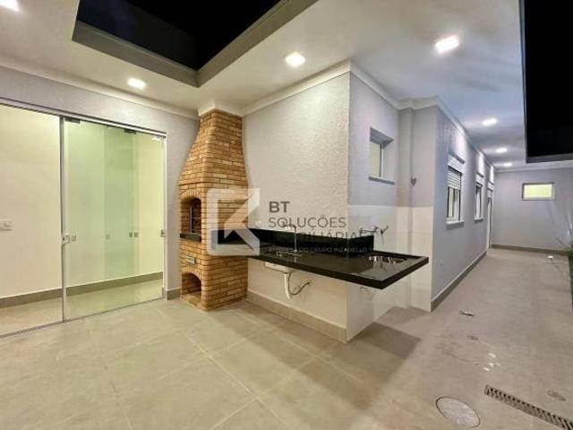 Casa com 3 dormitórios à venda, 149,88 m² de terreno e 99,99 m² de área construída por R$ 750.000,0