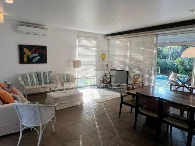 Casa com 3 dormitórios à venda, 158 m² por R$ 3.000.000 T Pequeno São Sebastião/SP