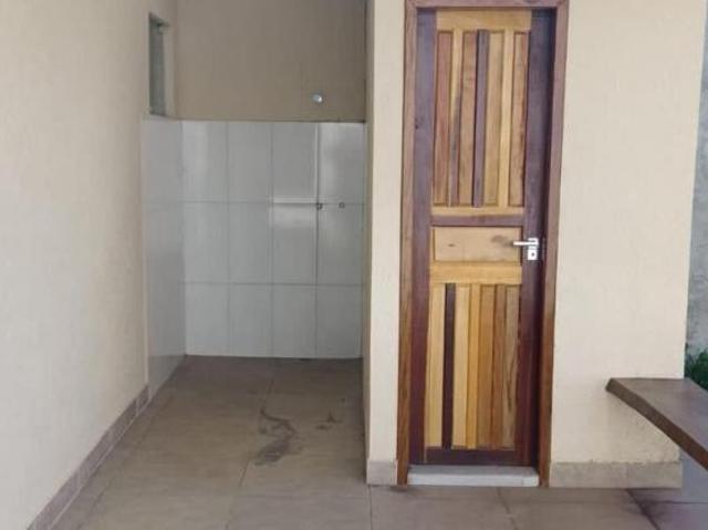Casa com 3 dormitórios à venda, 168 m² por R$ 580