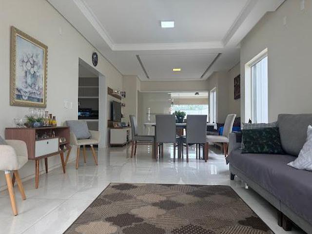 Casa com 3 dormitórios à venda, 182 m² por R$ 725.000,00 Loteamento Porto Seguro Avaré/SP