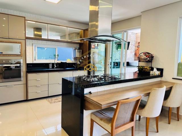 Casa com 3 dormitórios à venda, 200 m² por R$ 2.400.000,00 Swiss Park Campinas/SP