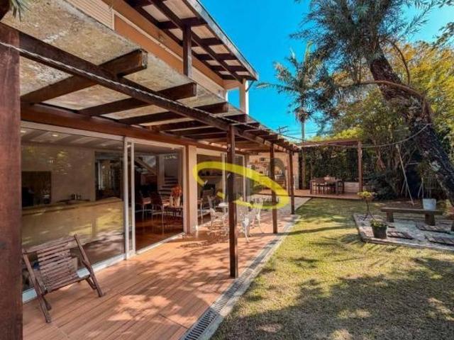 Casa com 3 dormitórios à venda, 220 m² por R$ 1.650.000,00 Granja Viana Carapicuíba/SP
