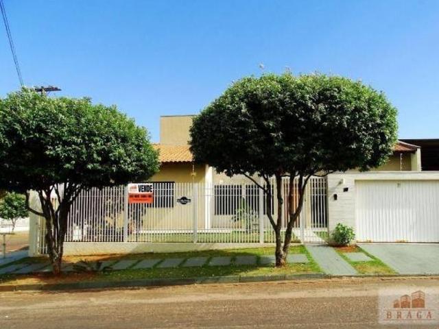 Casa com 3 dormitórios à venda, 220 m² por R$ 910.000,00 Centro Navirai/MS