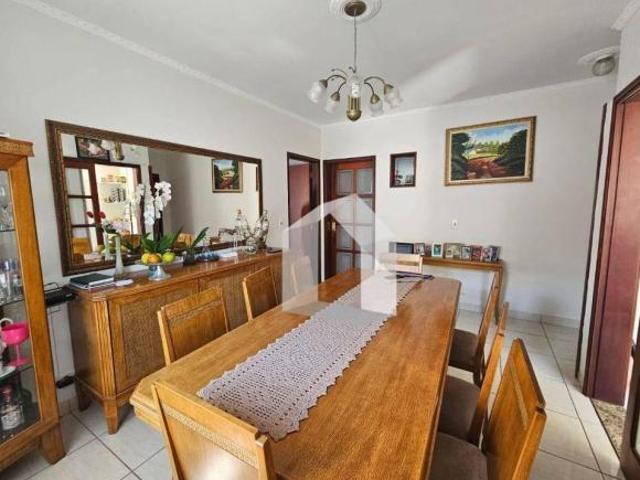 Casa com 3 dormitórios à venda, 221 m² por R$ 800.000 Jardim Santa Rita Poços de Caldas/MG