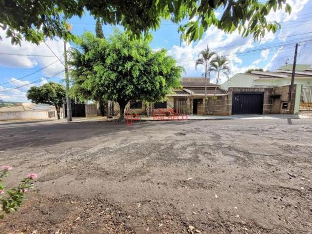 Casa com 3 dormitórios à venda, 230 m² por R$ 680.000 Jardim Santana Rolândia/Paraná