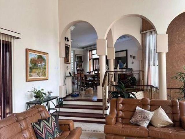Casa com 3 dormitórios à venda, 323 m² por R$ 2.200.000,00 Loteamento Residencial Fazenda São José
