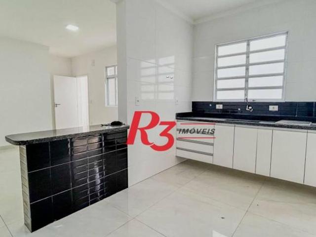 Casa com 3 dormitórios à venda, 95 m² por R$ 775.000,00 Ponta da Praia Santos/SP