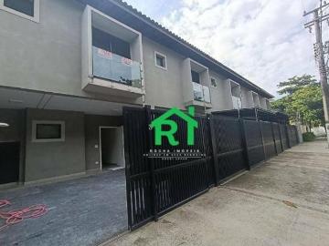 Casa com 3 dormitórios à venda, 98 m² por R$ 750.000,00 Enseada Guarujá/SP
