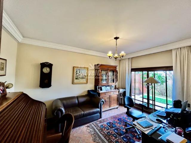 CASA com 3 dormitórios para alugar com 530m² por R$ 15.000,00 no bairro Campina do Siqueira CURITI