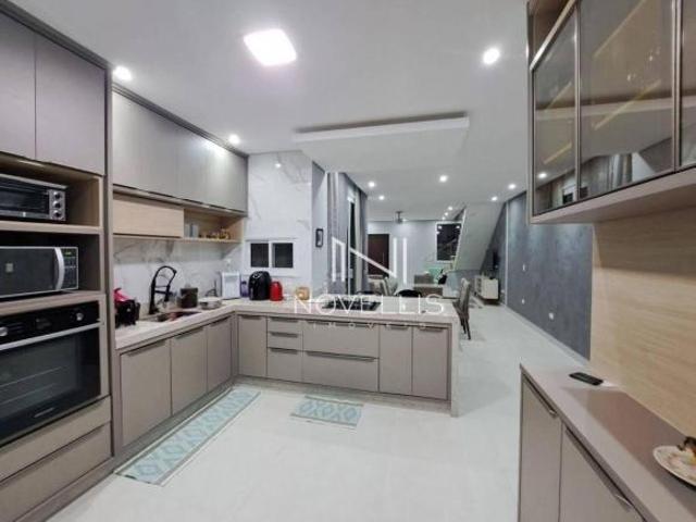 Casa com 3 dormitórios à venda no Jardim das Indústrias em SJCampos