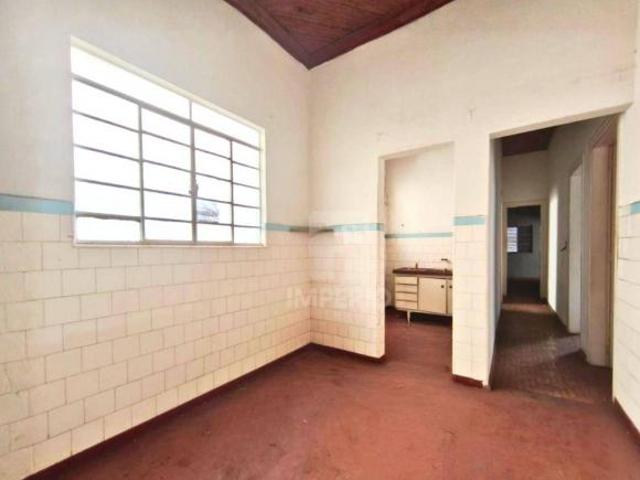 Casa com 3 dormitórios à venda por R$ 450.000,00 Centro Jaú/SP