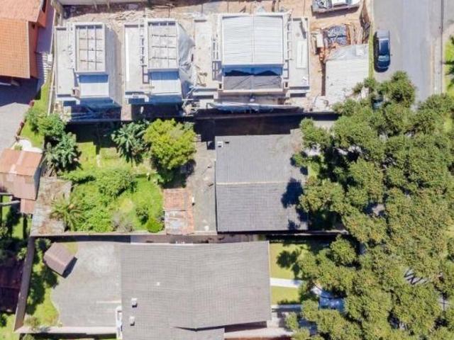 Casa com 3 dormitórios à venda por R$ 680.000,00 Taboão Curitiba/PR
