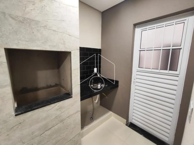 Casa com 3 Dormitórios e 2 Vagas no Bairro Canaã, Marília
