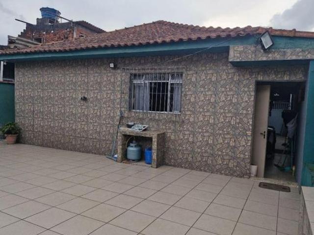 Casa com 3 Dormitórios e Amplo Terreno na Vila Sônia – Praia Grande