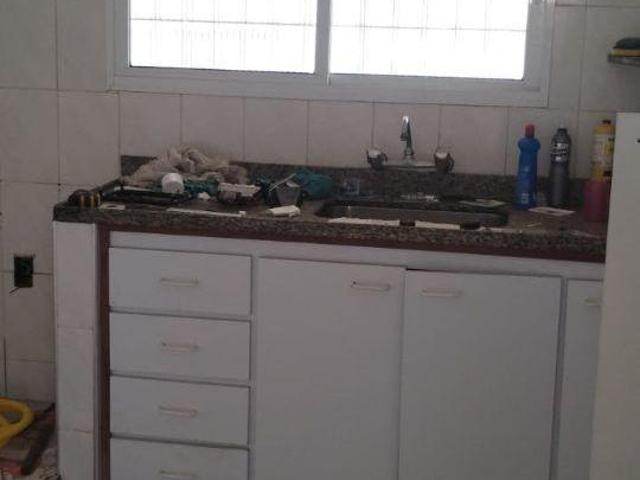 CASA COM 3 DORMITÓRIOS E ÁREA GOURMET Á VENDA NO JARDIM DAS OLIVEIRAS EM CAMPINAS