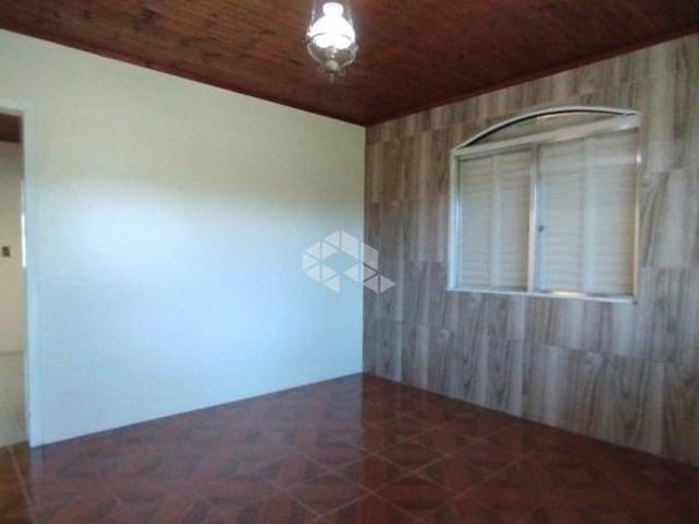 Casa com 3 dormitórios e pátio grande em Santa Cruz do Sul