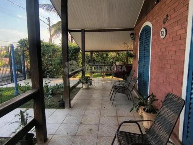 Casa com 3 dormitórios e Piscina em Termas de Ibirá