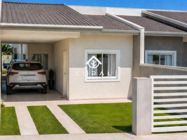 Casa com 3 dormitórios e piscina faixa mar