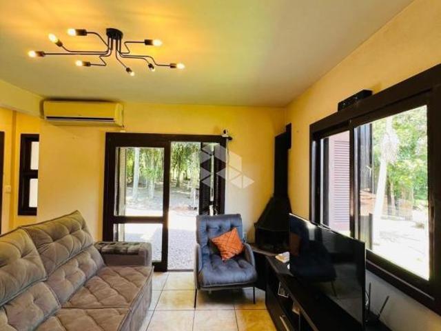 Casa com 3 dormitórios em Linha Santa Cruz!