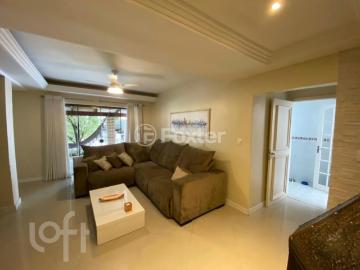 Casa com 3 dormitórios em Porto Alegre