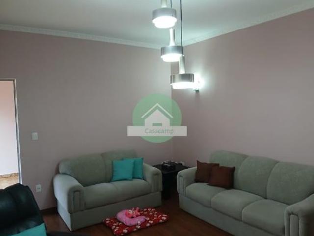 Casa com 3 Dormitórios em Terreno de 442m no Jardim Nova Europa, Campinas/SP