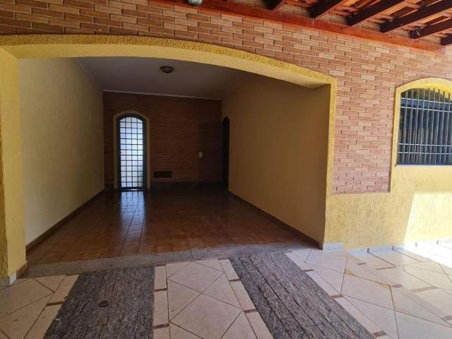 Casa Com 3 Dormitórios Para Alugar por R$2.300,00/mês Agenor de Lima Guaxupé/mg
