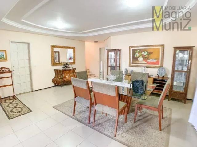 Casa com 3 dormitórios para alugar, 266 m² por R$ 10.317,70/mês De Lourdes Fortaleza/CE