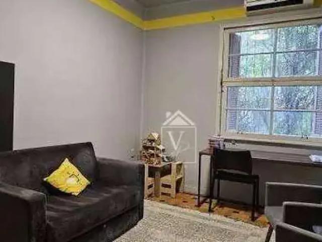 Casa com 3 dormitórios para alugar, 360 m² por R$ 11.225/mês Independência Porto Alegre/RS