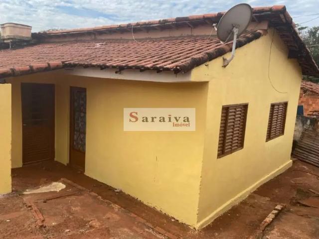 Casa com 3 dormitórios para alugar, 79 m² por R$ 800,00/mês Centro Itapuí/SP