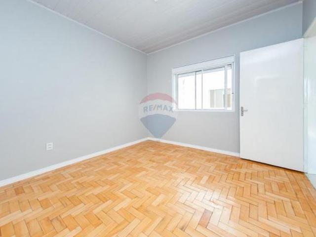 Casa com 3 dormitórios, piscina e espaço de festas no bairro Progresso