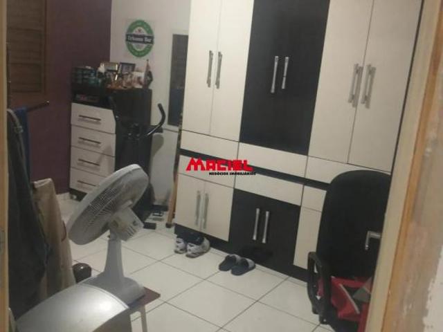 CASA COM 3 DORMITÓRIOS, SUITE, GARAGEM COBERTA, QUINTAL, EDICULA NOS FUNDOS
