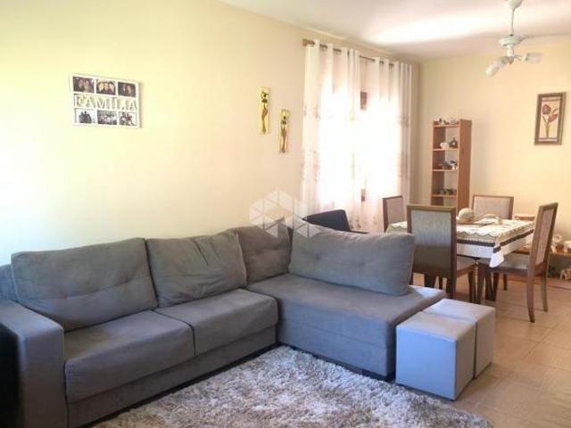 Casa com 3 dormitórios, suíte, 182m², térrea, 8 vagas, Bairro Guarujá
