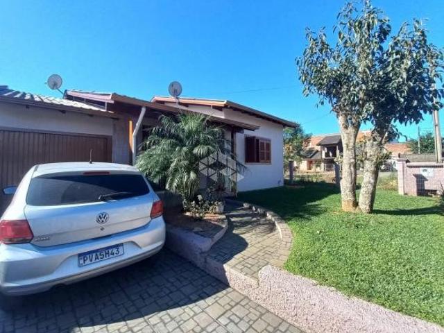 Casa com 3 dormitórios, sala, cozinha, 1 banheiro, 1 vaga garagem, bairro Portal, Lindolfo Collor