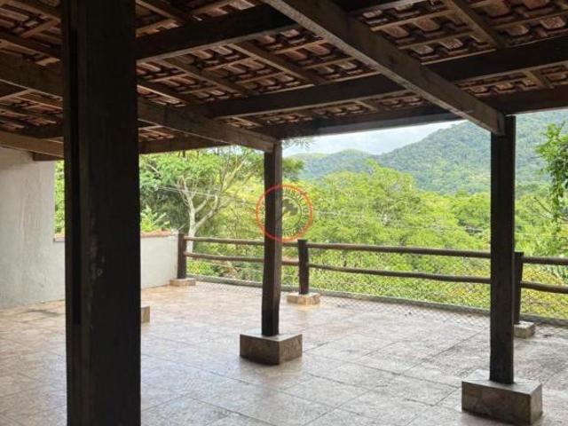 CASA COM 3 DORMITÓRIOS, SENDO UMA SUITE, COM CASA DE CASEIRO EM BOISSUCANGA PARA VENDA