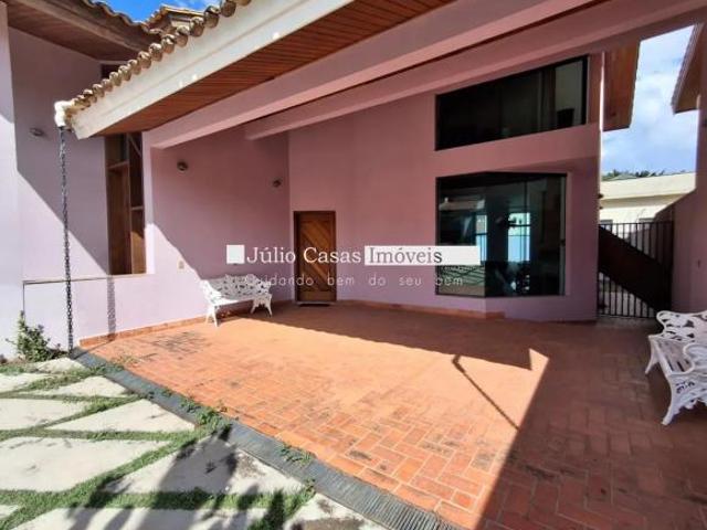 Casa para Venda e Aluguel com 3 dormitórios, Sendo 1 Suíte Master com Hidromassagem Residencial Isa