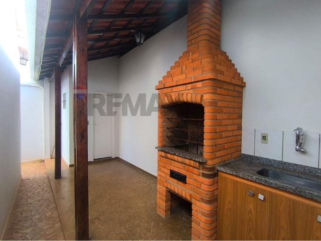 Casa com 3 dormitórios sendo 1 suite, quintal grande