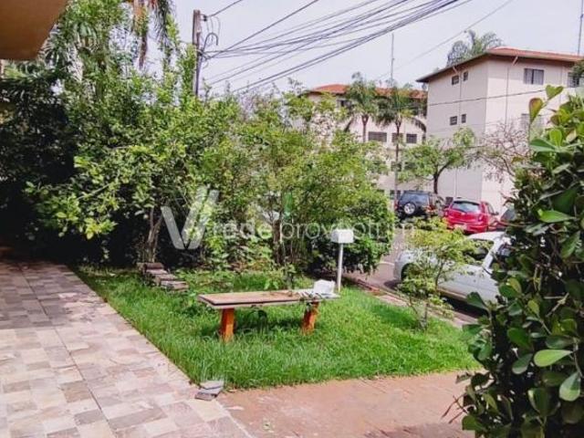 Casa com 3 dormitórios sendo 1suíte com 148m² de terreno no Condomínio Ibirapuer
