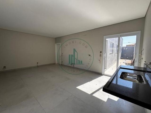 Casa com 3 Dormitórios, 1 Suíte, 2 Vagas, em Jardim Asturias II