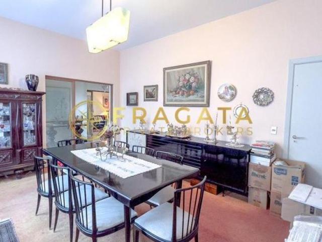 Casa com 3 dormitórios, 1 suíte, 4 vagas de garagem, 320m² à venda Pacaembu São Paulo/SP