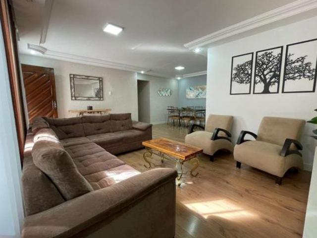 Casa com 3 dormitórios, 1 suíte, 4 vagas Parolin Curitiba/PR