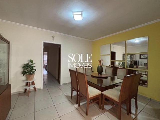 Casa com 3 Dormitórios, 1 Suíte com Hidromassagem, Área Gourmet, Segurança Completa no Jardim Merci