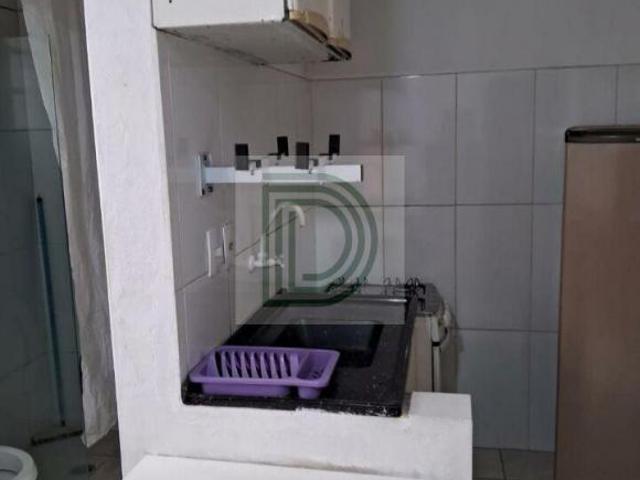 Casa com 3 dormitórios, 1 vaga e mais 11 kitnetes no terreno