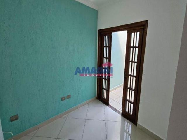 Casa com 3 dormitórios 2 suítes no Jardim Flórida