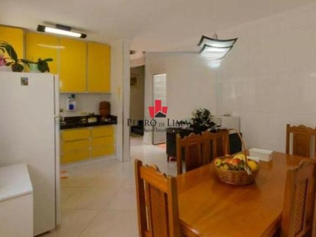 Casa com 3 dormitórios, 2 vagas, 2 banheiros, 200 m² e 2 salões. Ermelino Matarazzo