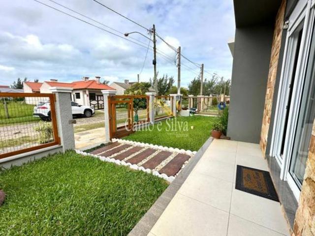 Casa com 3 dorms suíte, em Atlântida Sul