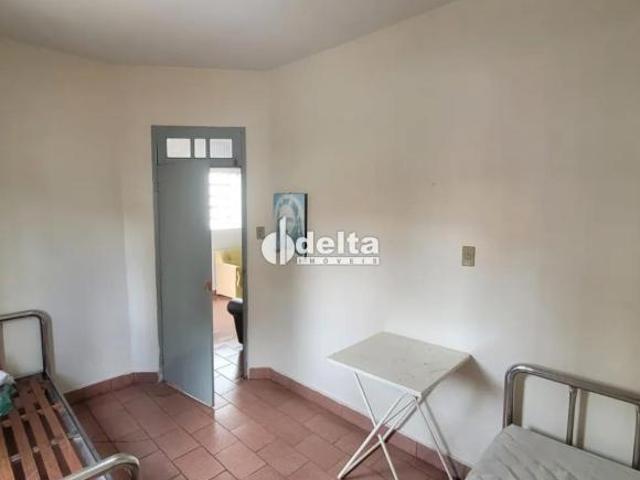 Casa com 3 quarto disponível para venda no bairro centro em Uberlândia MG