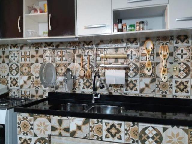 Casa com 3 quartos, 3 banheiros, 4 vagas, piscina e sala de jogos