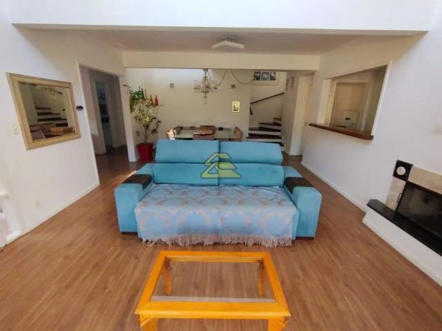 Casa com 3 quartos, 1238m2