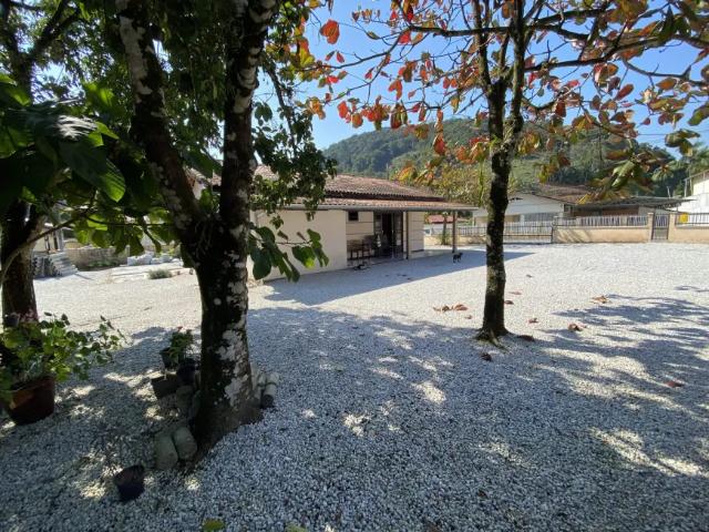 Casa com 3 quartos 135 m² Travessa Lagoa Dourada terreno grande com 804 m² a 10 minutos centro de Br